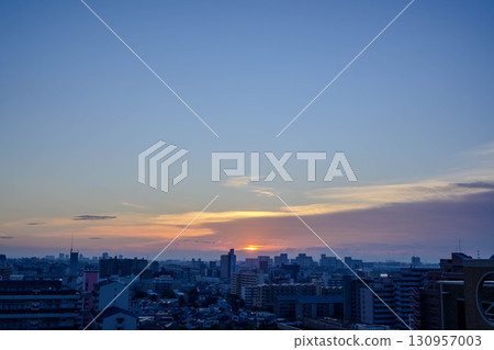 Dawn in the city: Looking towards Ashiya from Higashinada Ward, Kobe City 130957003