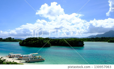 從石垣島川平展望公園看到的川平灣 130957063