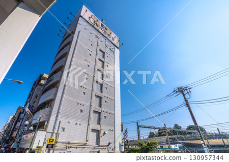 日本東京城市景觀。鶯谷站前的飯店區。俯瞰鶯谷魅力酒店 II。 （P24H 滿）…= 17 130957344