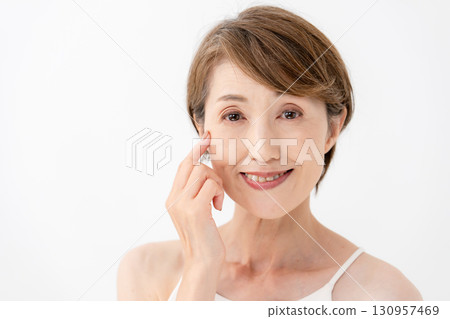 Beauty woman 130957469