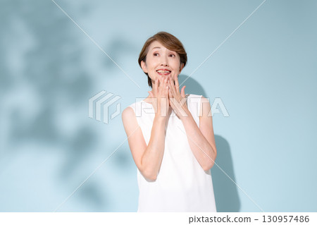 Beauty Woman Shadow 130957486