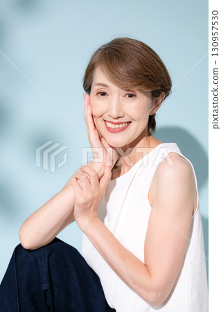 Beauty woman 130957530