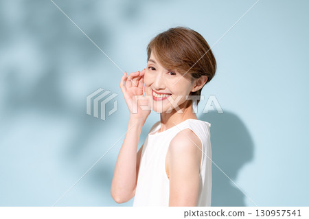 Beauty woman 130957541