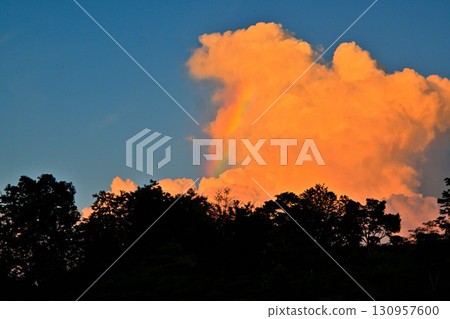 彩雲:從栗唐不動寺西延寶殿看到的夏日雲彩 彩雲:從栗唐不動寺西延寶殿看到的夏日雲彩 130957600