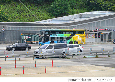 [Korea/Gyeonggi Province] Bus stop on the expressway 130958777