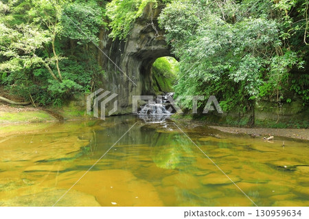 Nozogumi Waterfall (Kameiwa Cave) Nozogumi Waterfall (Kameiwa Cave) 130959634