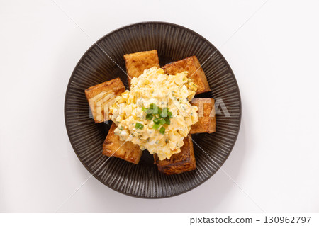 炸豆腐蛋沙拉 炸豆腐蛋沙拉 130962797