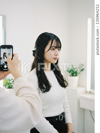 Salon photoshoot 130964252