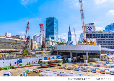 9月17日，日本東京城市景觀。展望新宿站及新宿站西口的再開發…邁向新時代 130964442