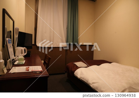 Reasonable business hotel single room 130964938