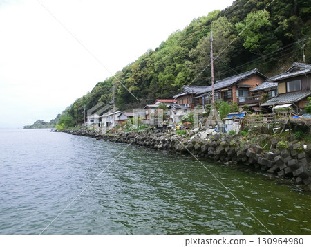 The west shore of Okishima Island in Lake Biwa (Omihachiman City, Shiga Prefecture) 130964980