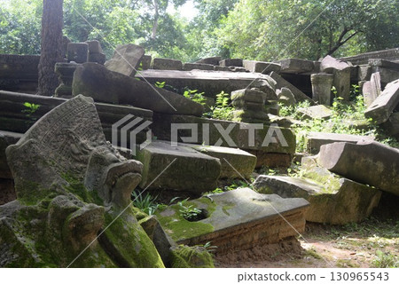 廢墟中的納迦2 130965543