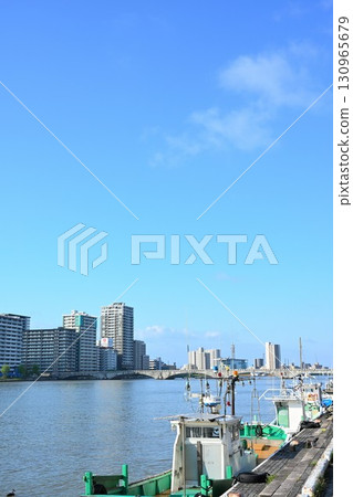 View of Bandai from Ryuto Bridge (Niigata Prefecture) 130965679