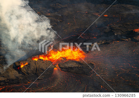 火山爆發和熔岩流動(冰島) 火山爆發和熔岩流動(冰島) 130966285
