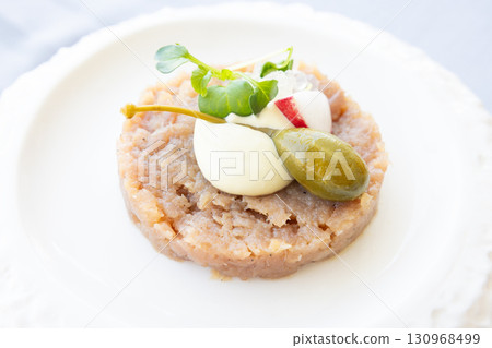 美味的金槍魚薄片 美味的金槍魚薄片 130968499