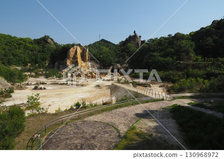 有田燒泉山磁場(日本瓷器的發源地) 有田燒泉山磁場(日本瓷器的發源地) 130968972