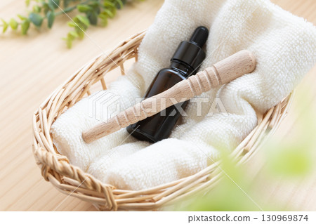 Acupressure sticks and aroma oils - acupressure goods 130969874