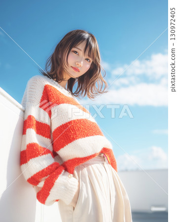 穿條紋毛衣的女人 穿條紋毛衣的女人 130972405