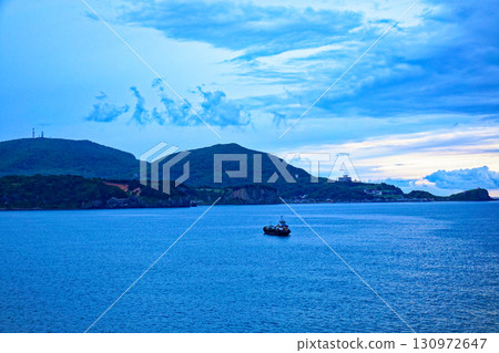 從新日本海渡輪「Azalea」眺望黃昏時分的小樽祝津全景展望台 130972647