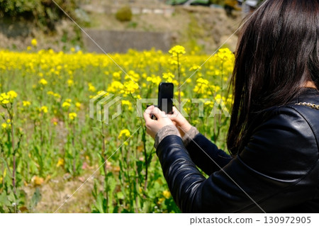 Walking around rape flowers Walking around rape flowers 130972905