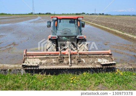 Agricultural machinery tractor Agricultural machinery tractor 130973378