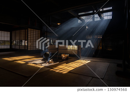[Light beam material] A winter feature: The light beams of Okutani at Wakihonjin in Tsumago-juku [Nagano Prefecture] 130974568