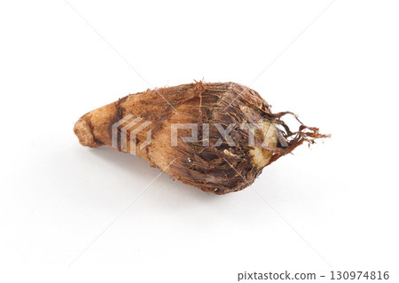 fresh taro 130974816