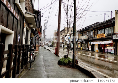 Hida Takayama - Scenery of the townscape with the wet road surface of Honmachi Street, Takayama City, Gifu Prefecture 130975178