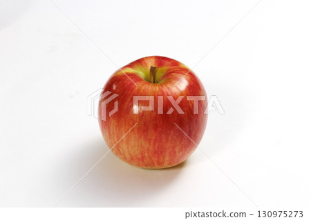 Fresh apple 130975273