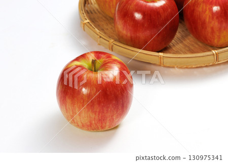 Fresh apple 130975341