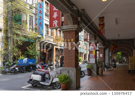 台灣迪化街 130976457