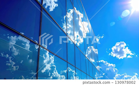 AI 圖片:摩天大樓的玻璃反射出湛藍的天空和潔白的雲朵 AI 圖片:摩天大樓的玻璃反射出湛藍的天空和潔白的雲朵 130978002