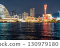從海上欣賞神戶美利堅公園的夜景 130979180