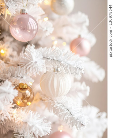 [AI image] A white Christmas tree decorated with pastel-colored ornaments 130979544