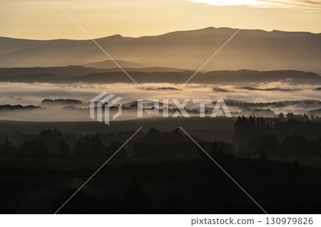 Morning glow Asahidake 130979826