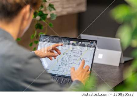 一級男建築師講解施工進度、網路進度、施工監造 130980582