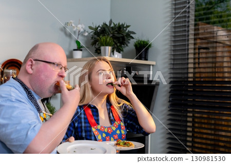 Cooking Together Enjoying a Culinary Experience with Friends, Creating Lasting Memories 130981530