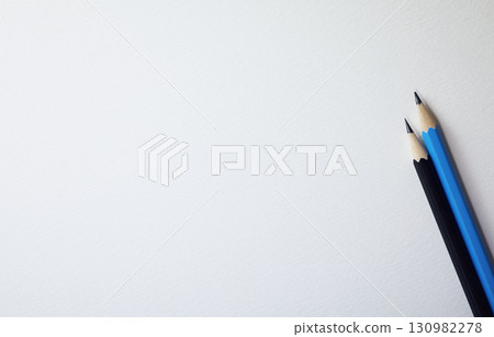複製空間和鉛筆 130982278