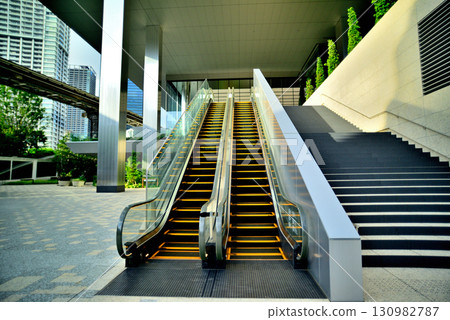 位於東京港區的大型綜合開發項目“Blue Front Shibaura” 位於東京港區的大型綜合開發項目“Blue Front Shibaura” 130982787