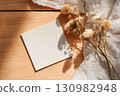 乾燥花和卡片模型 130982948