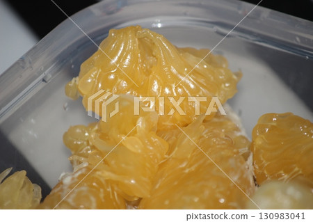 去皮的甜橙 130983041