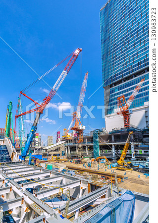 9月17日,日本東京城市景觀。履帶起重機、打樁機等大型重型機械排列整齊…=澀谷 9月17日,日本東京城市景觀。履帶起重機、打樁機等大型重型機械排列整齊…=澀谷 130983723
