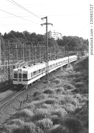 Odakyu, old 4000 series trains from the era of overhead drive, 5-car formations from 4007 onwards, June 2, 1983, Tsurukawa-Tamagawa Gakuenmae Odakyu, old 4000 series trains from the era of overhead drive, 5-car formations from 4007 onwards, June 2, 1983, Tsurukawa-Tamagawa Gakuenmae 130983727