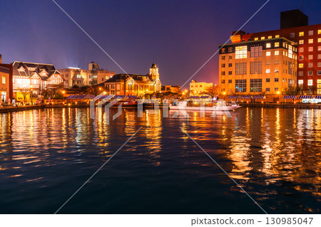 [Fukuoka Prefecture] Mojiko Retro - Night view on a rainy day 130985047