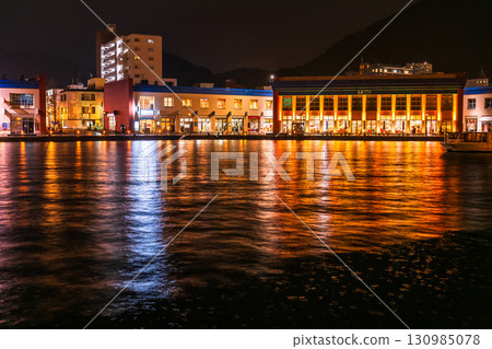 [Fukuoka Prefecture] Mojiko Retro - Night view on a rainy day 130985078