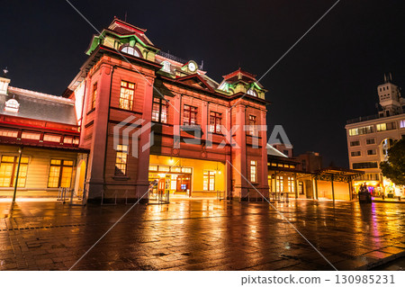 福岡縣門司站 - 下雨天的夜景 130985231