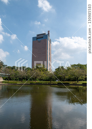群馬縣政府辦公室和前橋公園 130985583