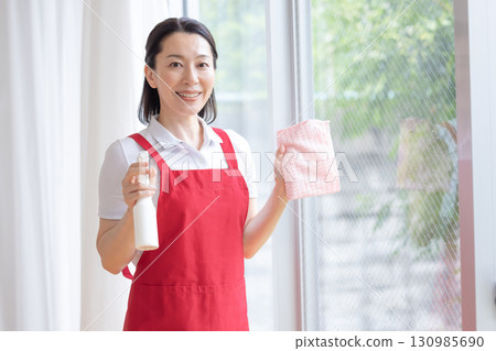 清潔、家事、中年婦女清潔 130985690