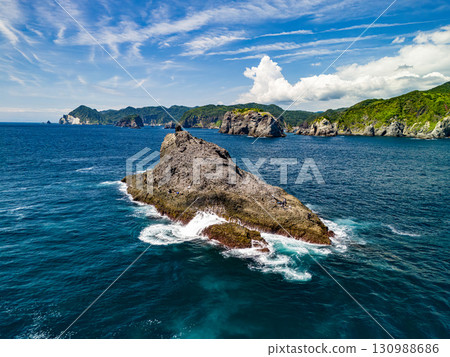 中木町附近的岩礁，是Hirizo海灘的所在地。這裡是日本屈指可數的岩釣勝地之一。靜岡縣伊豆半島南伊豆町中木町Hirizo海灘 130988686