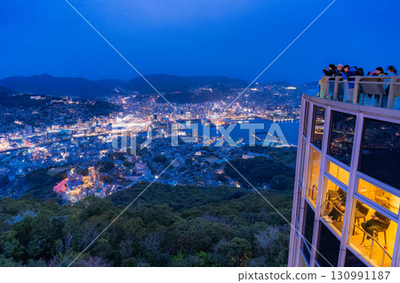 "Nagasaki Prefecture" Night view of Mt. Inasa, Japan's three major night views "Nagasaki Prefecture" Night view of Mt. Inasa, Japan's three major night views 130991187